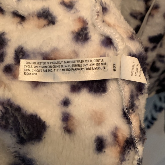 SOMA short plush robe - small/medium - Picture 7 of 7